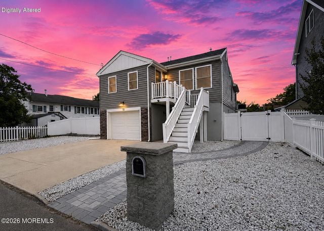 10 Pine Tree Road, Toms River, NJ 08753