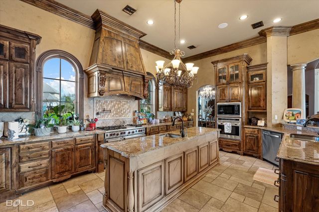 207 N Beach Drive, Bossier City, LA 71111