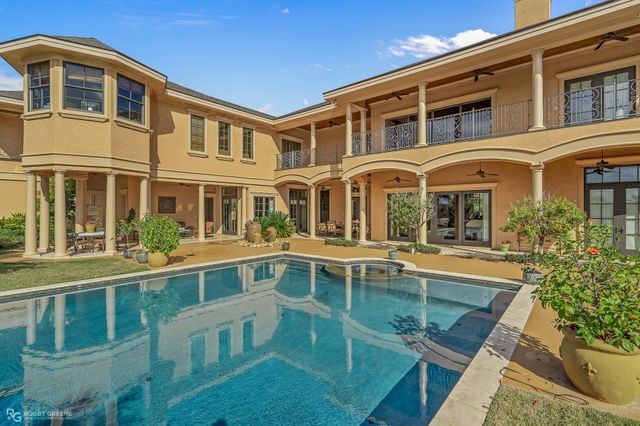 207 N Beach Drive, Bossier City, LA 71111