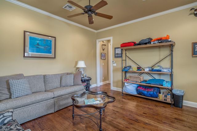 207 N Beach Drive, Bossier City, LA 71111