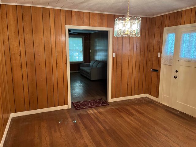 805 Dennis Ave, Leesville, LA 71446