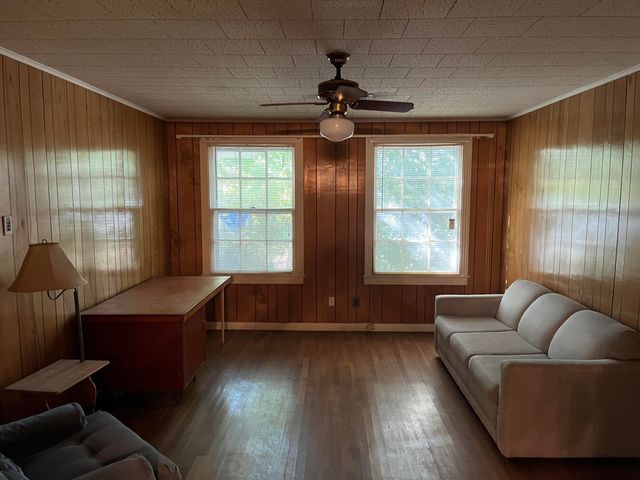 805 Dennis Ave, Leesville, LA 71446