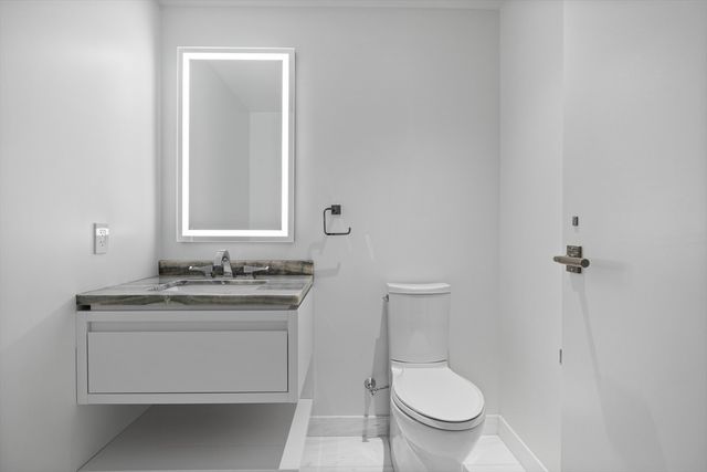 150 Seaport Blvd D, Boston, MA 02210