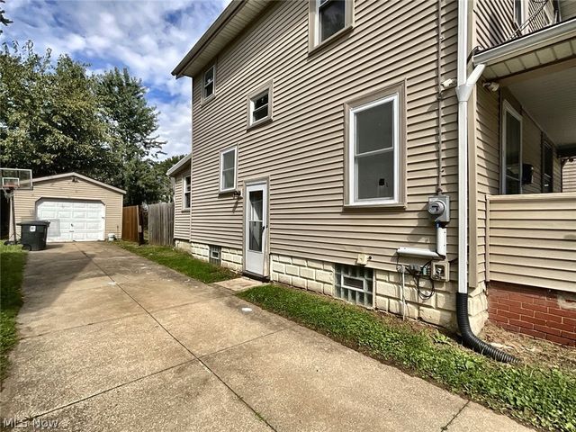 131 E Ido Avenue, Akron, OH 44301