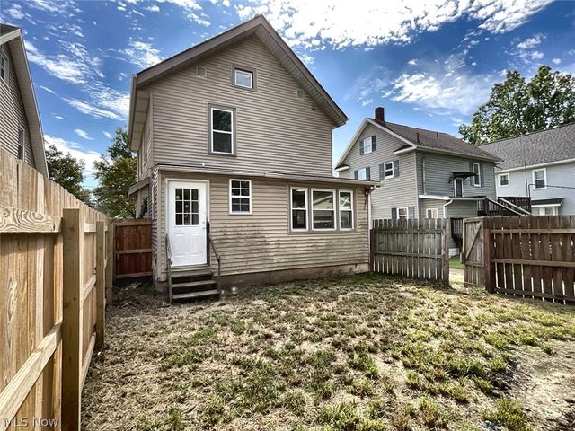 131 E Ido Avenue, Akron, OH 44301