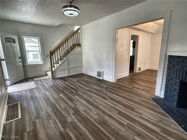131 E Ido Avenue, Akron, OH 44301