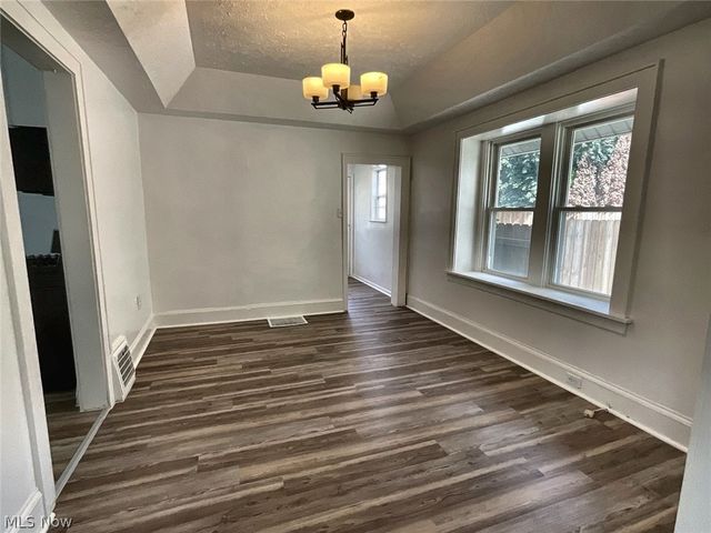 131 E Ido Avenue, Akron, OH 44301