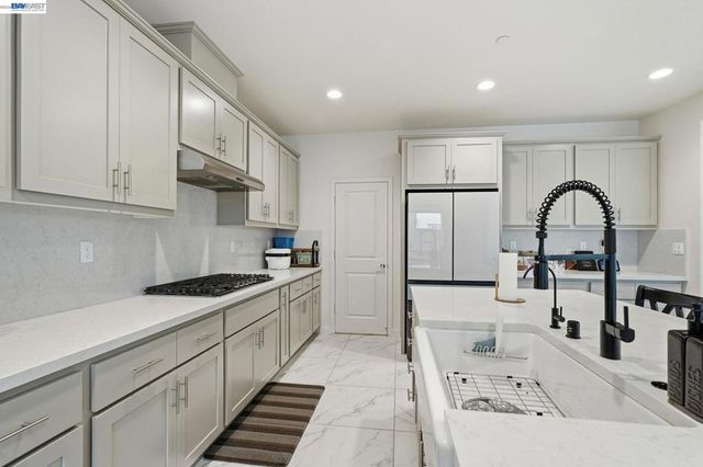 3039 Paxton Ct, Lathrop, CA 95330