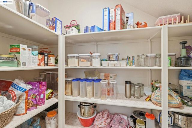 3039 Paxton Ct, Lathrop, CA 95330