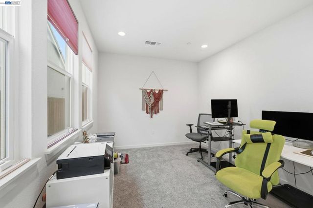 3039 Paxton Ct, Lathrop, CA 95330
