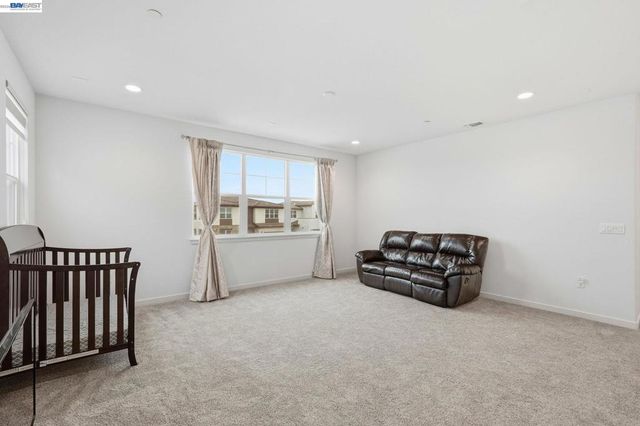 3039 Paxton Ct, Lathrop, CA 95330