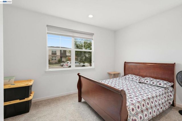 3039 Paxton Ct, Lathrop, CA 95330