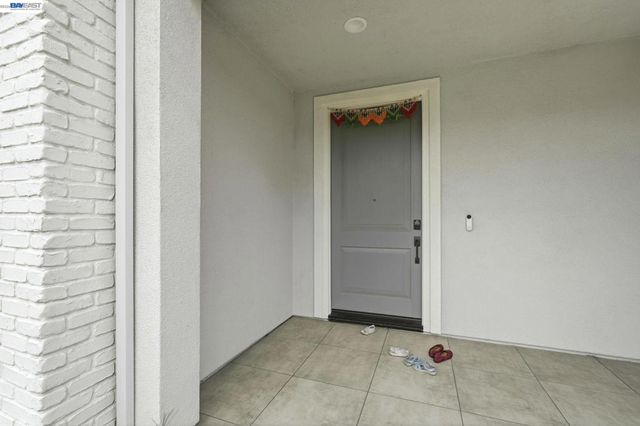 3039 Paxton Ct, Lathrop, CA 95330