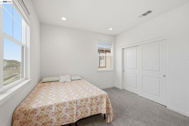 3039 Paxton Ct, Lathrop, CA 95330