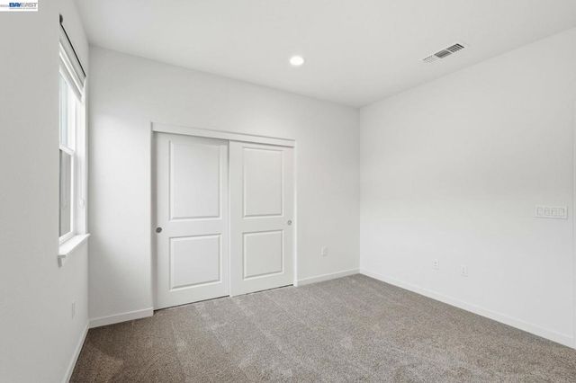 3039 Paxton Ct, Lathrop, CA 95330