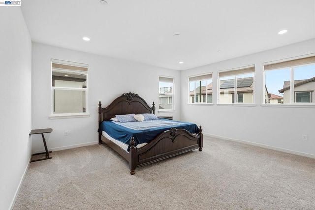 3039 Paxton Ct, Lathrop, CA 95330