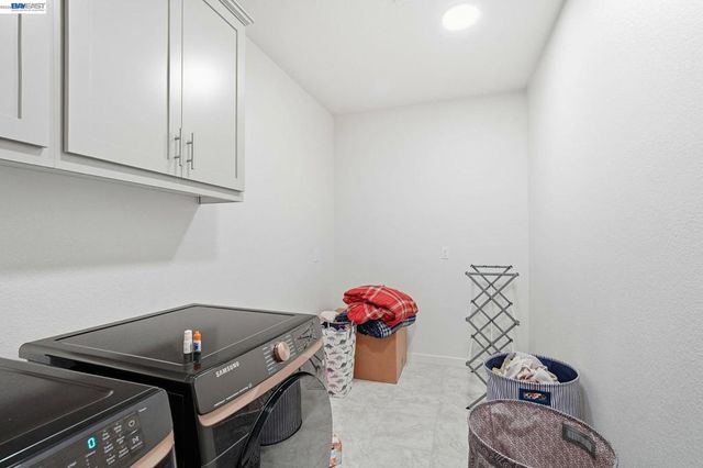 3039 Paxton Ct, Lathrop, CA 95330