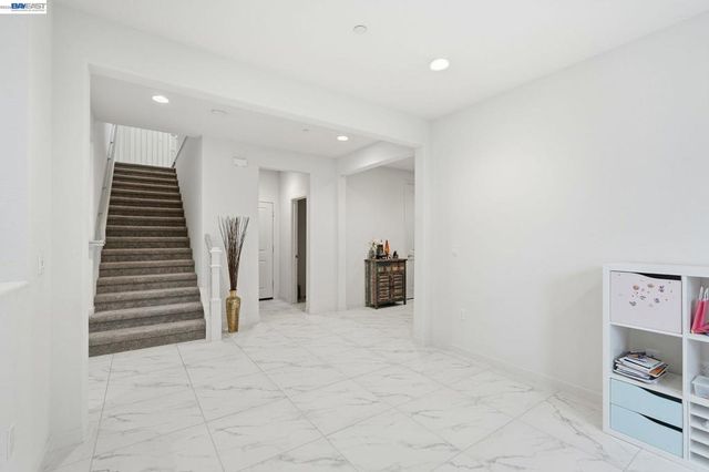 3039 Paxton Ct, Lathrop, CA 95330