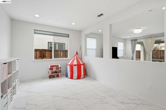 3039 Paxton Ct, Lathrop, CA 95330