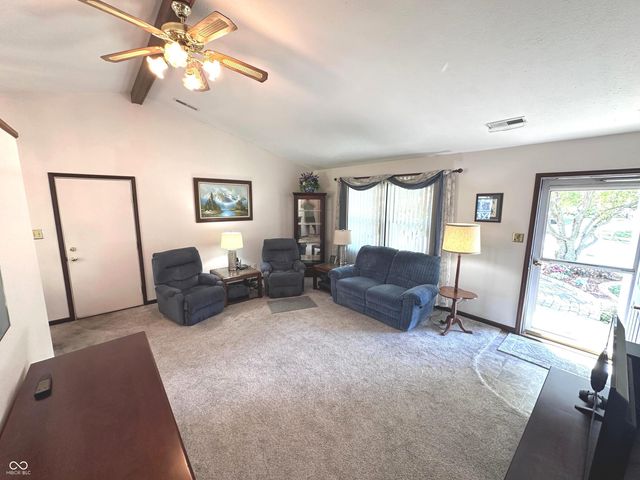 53 Oakden Court, Whiteland, IN 46184