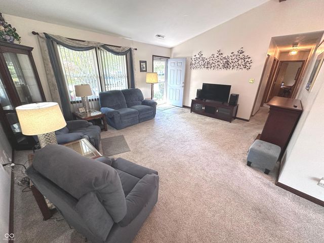 53 Oakden Court, Whiteland, IN 46184