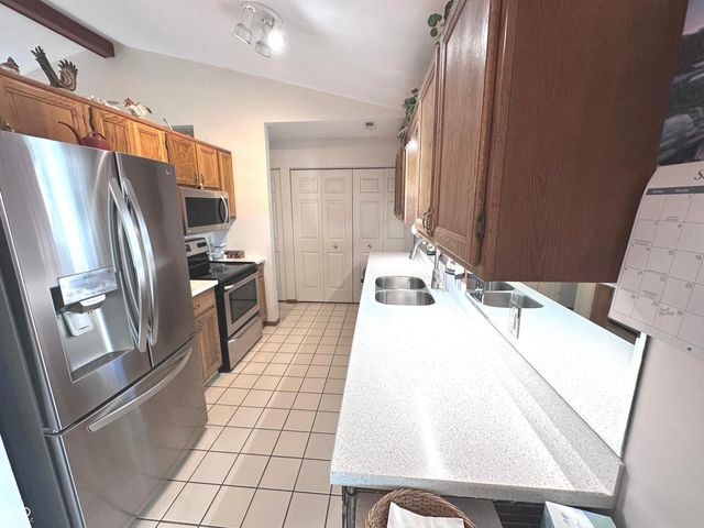 53 Oakden Court, Whiteland, IN 46184
