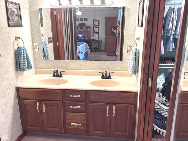 53 Oakden Court, Whiteland, IN 46184