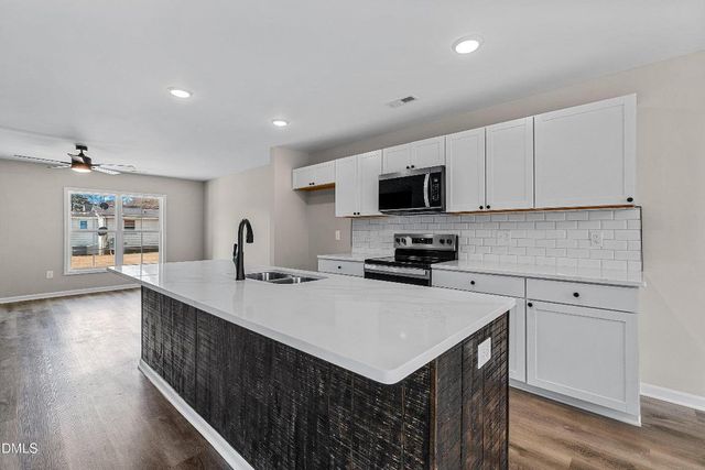 325 S Baker Street, Four Oaks, NC 27524