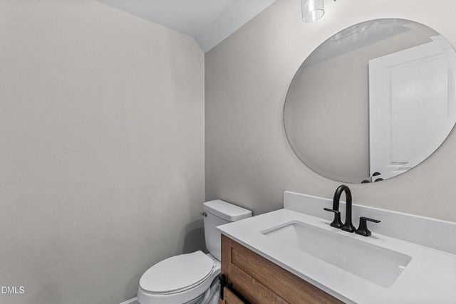 325 S Baker Street, Four Oaks, NC 27524