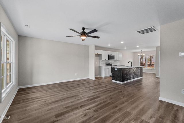 325 S Baker Street, Four Oaks, NC 27524