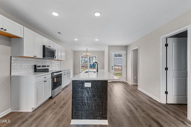 325 S Baker Street, Four Oaks, NC 27524