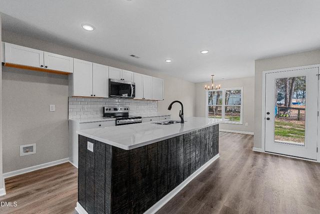 325 S Baker Street, Four Oaks, NC 27524