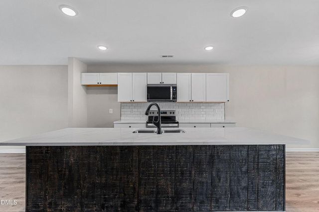 325 S Baker Street, Four Oaks, NC 27524