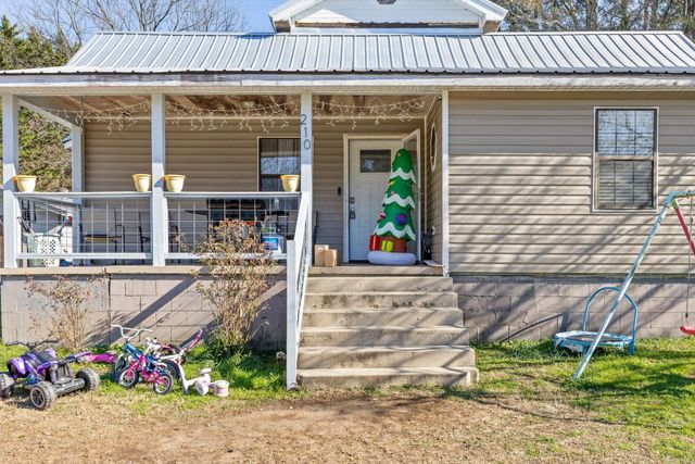 210 Wheeler Avenue, Chickamauga, GA 30707