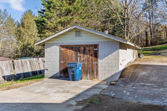 210 Wheeler Avenue, Chickamauga, GA 30707