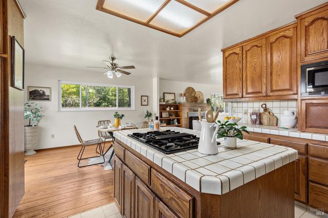 2241 Marsh Rd, Santa Rosa, CA 95403