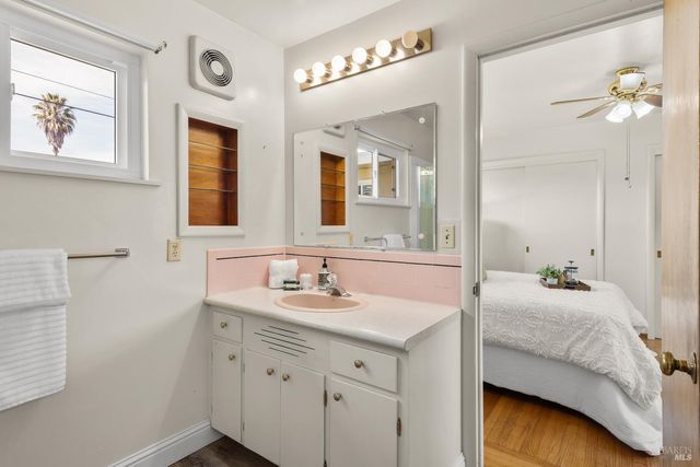 2241 Marsh Rd, Santa Rosa, CA 95403