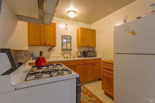 2241 Marsh Rd, Santa Rosa, CA 95403