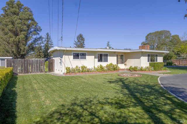 2241 Marsh Rd, Santa Rosa, CA 95403