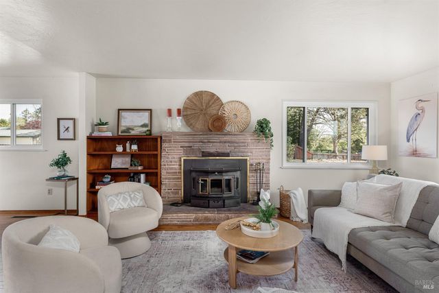 2241 Marsh Rd, Santa Rosa, CA 95403