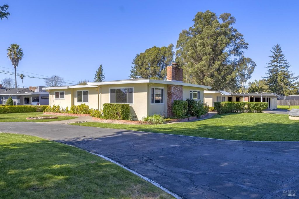 2241 Marsh Rd, Santa Rosa, CA 95403
