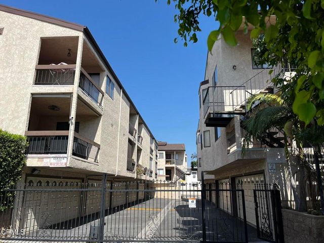 320 Mchenry Road 27, Glendale, CA 91206