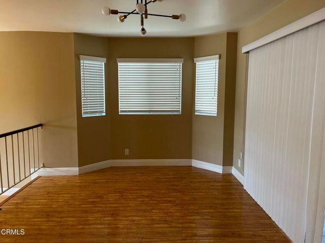 320 Mchenry Road 27, Glendale, CA 91206
