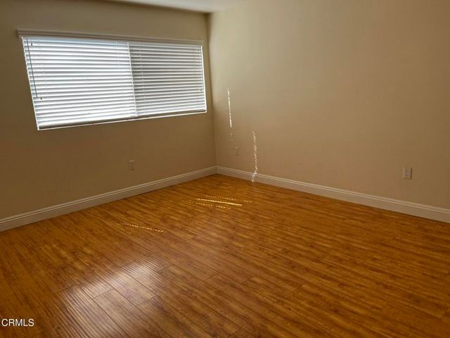 320 Mchenry Road 27, Glendale, CA 91206