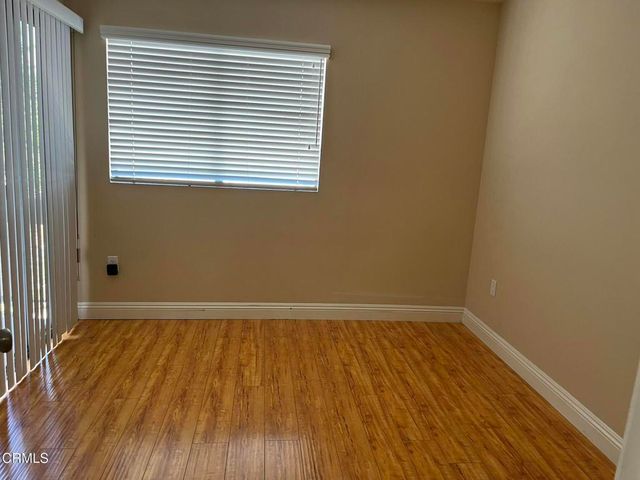 320 Mchenry Road 27, Glendale, CA 91206