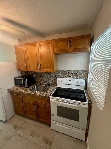 725 21st Street, West Palm Beach, FL 33407