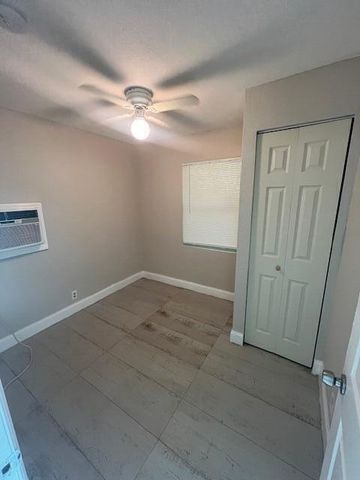 725 21st Street, West Palm Beach, FL 33407