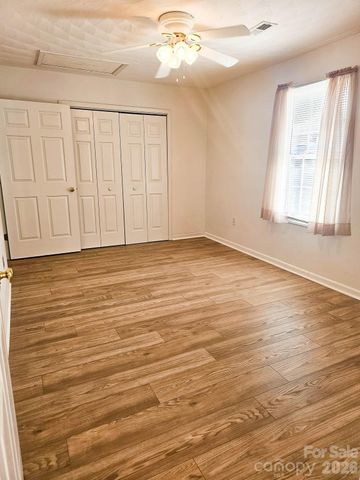 151 24th Street NW, Hickory, NC 28601