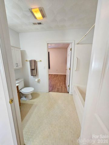 151 24th Street NW, Hickory, NC 28601