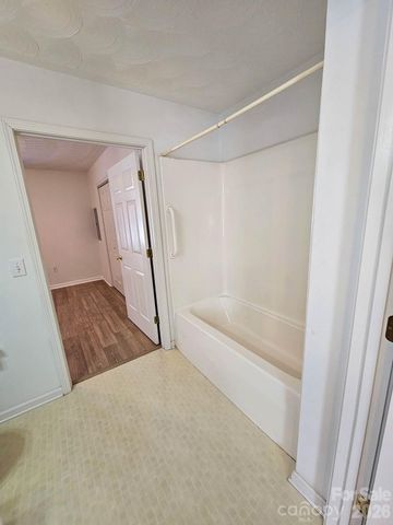 151 24th Street NW, Hickory, NC 28601